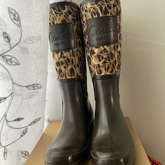 Vintage coach rain boots barely worn.Tretch75’s - Picture 1 of 4